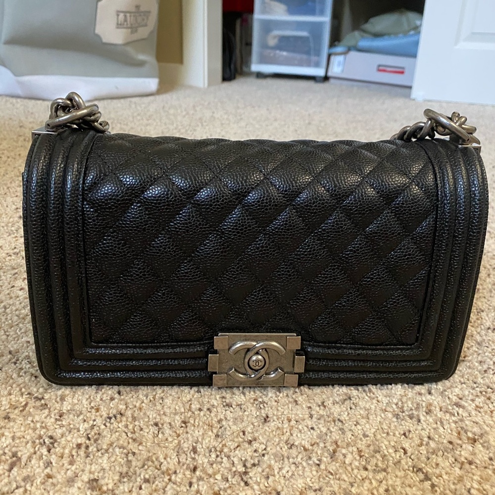 CHANEL Boy Bag Medium in Caviar Leather